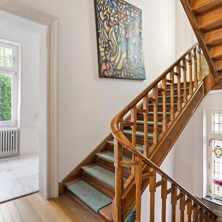 Spacious & Tranquil In Limpertsberg Δωμάτια σε οικογενειακή κατοικία *