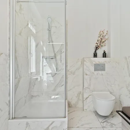 Spacious & Tranquil In Limpertsberg Δωμάτια σε οικογενειακή κατοικία