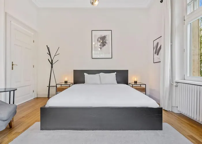 Spacious & Tranquil In Limpertsberg Homestay *