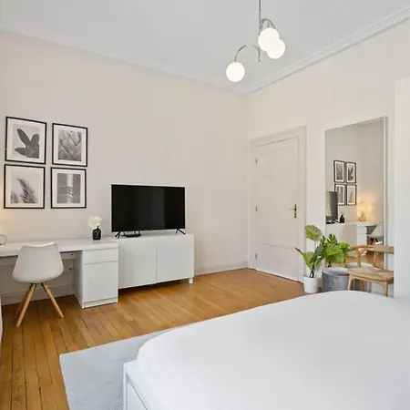 Spacious & Tranquil In Limpertsberg Quarto em Acomodações Particulares
