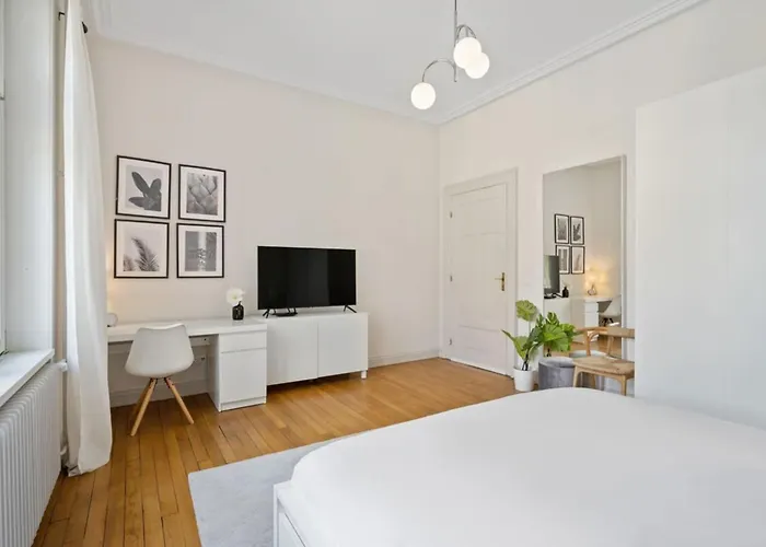 Spacious & Tranquil In Limpertsberg 民宿